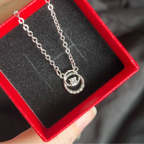 murna Jewelry - Interlocking Luna necklace